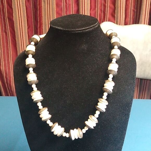 Beaded bone Boho Multiple sizes and shapes Grandmacore - Picture 1 of 7